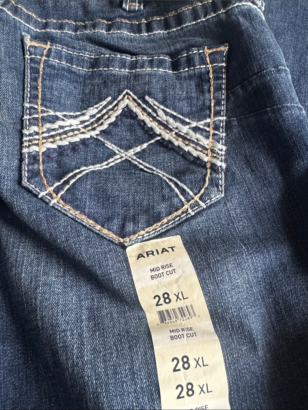ARIAT MID RISE BOOTCUT WOMENS JEANS IN SZ 28 XL…NWT…INSEAM 37”. - Picture 3 of 8